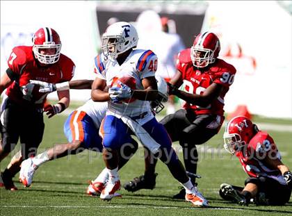 Thumbnail 1 in East St. Louis vs. Wayne (Kirk Herbstreit Varsity Football Series) photogallery.