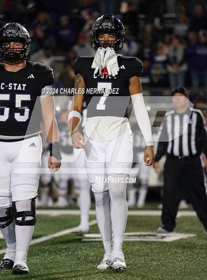 Thumbnail 2 in Lufkin vs College Station (UIL 5A Football Division I Region 3 Area Playoff) photogallery.