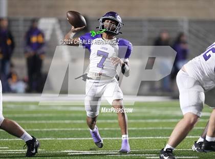 Thumbnail 2 in Lufkin vs College Station (UIL 5A Football Division I Region 3 Area Playoff) photogallery.