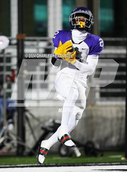 Thumbnail 1 in Lufkin vs College Station (UIL 5A Football Division I Region 3 Area Playoff) photogallery.