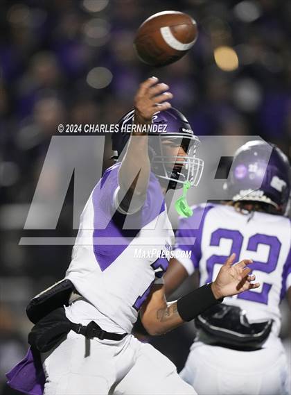 Thumbnail 3 in Lufkin vs College Station (UIL 5A Football Division I Region 3 Area Playoff) photogallery.