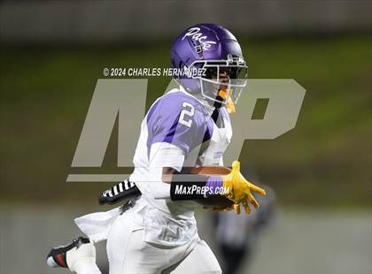 Thumbnail 2 in Lufkin vs College Station (UIL 5A Football Division I Region 3 Area Playoff) photogallery.