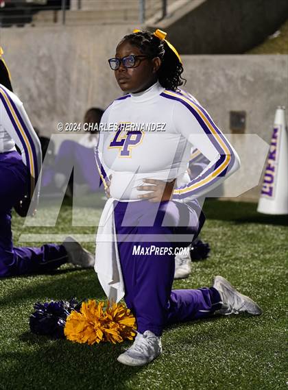 Thumbnail 2 in Lufkin vs College Station (UIL 5A Football Division I Region 3 Area Playoff) photogallery.