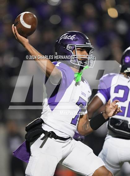 Thumbnail 2 in Lufkin vs College Station (UIL 5A Football Division I Region 3 Area Playoff) photogallery.
