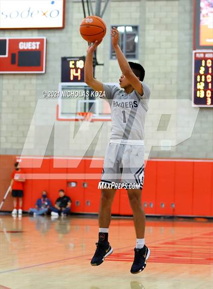 Thumbnail 2 in Sonora vs. Cathedral Catholic (Mater Dei Extravaganza) photogallery.