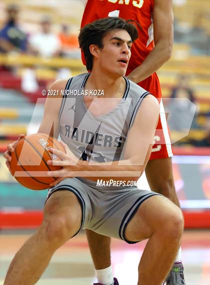 Thumbnail 2 in Sonora vs. Cathedral Catholic (Mater Dei Extravaganza) photogallery.