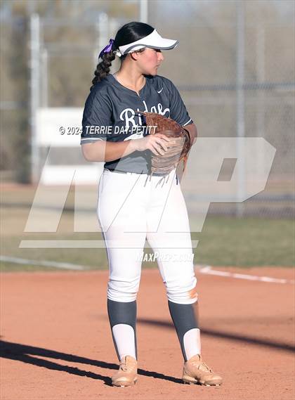 Thumbnail 3 in Ironwood Ridge vs Liberty (Sunrise Mountain Invitational) photogallery.
