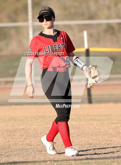 Thumbnail 2 in Ironwood Ridge vs Liberty (Sunrise Mountain Invitational) photogallery.