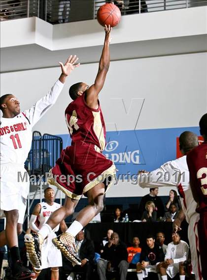 Thumbnail 2 in St. Anthony vs. Boys & Girls (SNY Invitational) photogallery.