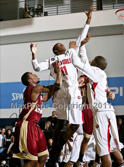 Thumbnail 3 in St. Anthony vs. Boys & Girls (SNY Invitational) photogallery.