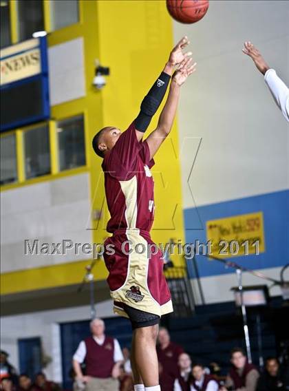 Thumbnail 2 in St. Anthony vs. Boys & Girls (SNY Invitational) photogallery.