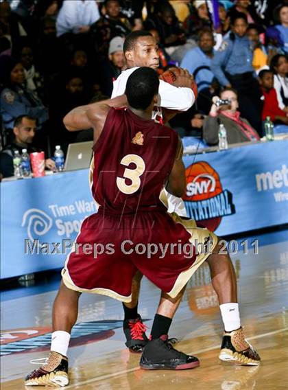 Thumbnail 3 in St. Anthony vs. Boys & Girls (SNY Invitational) photogallery.