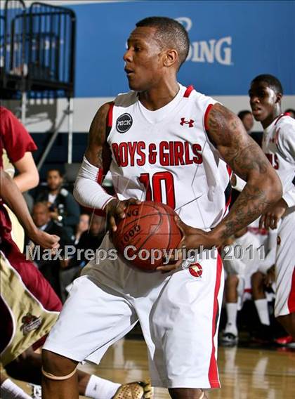 Thumbnail 2 in St. Anthony vs. Boys & Girls (SNY Invitational) photogallery.