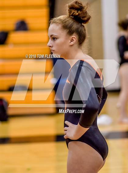 Thumbnail 3 in Sunflower League Meet photogallery.