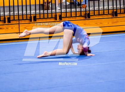 Thumbnail 2 in Sunflower League Meet photogallery.