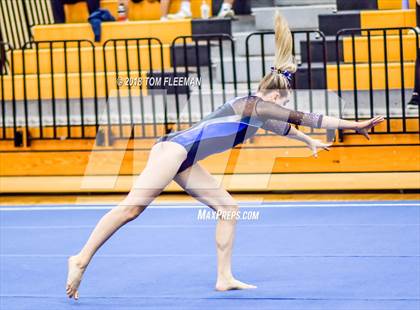 Thumbnail 2 in Sunflower League Meet photogallery.