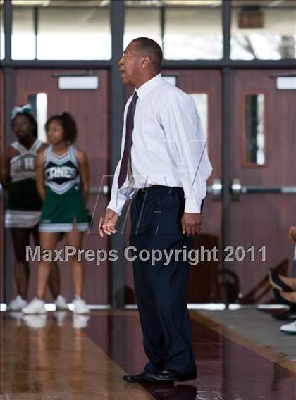 Thumbnail 2 in Fort Bend Hightower vs Fort Bend Travis (UIL 5A Regional Final) photogallery.