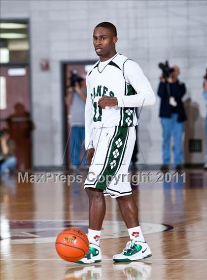 Thumbnail 1 in Fort Bend Hightower vs Fort Bend Travis (UIL 5A Regional Final) photogallery.