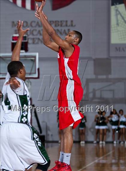 Thumbnail 1 in Fort Bend Hightower vs Fort Bend Travis (UIL 5A Regional Final) photogallery.