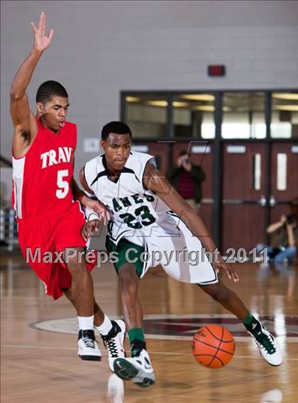 Thumbnail 3 in Fort Bend Hightower vs Fort Bend Travis (UIL 5A Regional Final) photogallery.