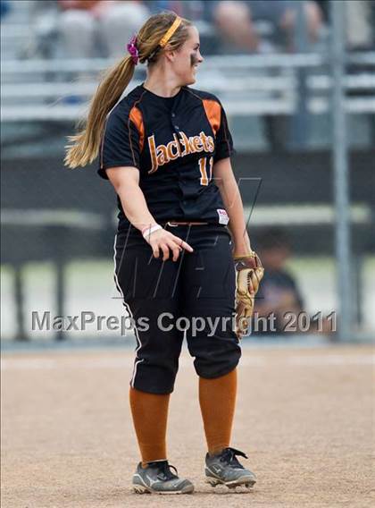 Thumbnail 3 in Alvin vs Fort Bend Clements (Region III Bi-District) photogallery.