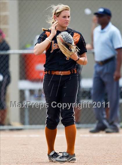 Thumbnail 3 in Alvin vs Fort Bend Clements (Region III Bi-District) photogallery.