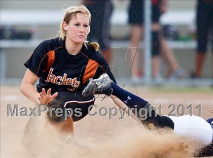 Thumbnail 2 in Alvin vs Fort Bend Clements (Region III Bi-District) photogallery.