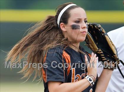 Thumbnail 3 in Alvin vs Fort Bend Clements (Region III Bi-District) photogallery.