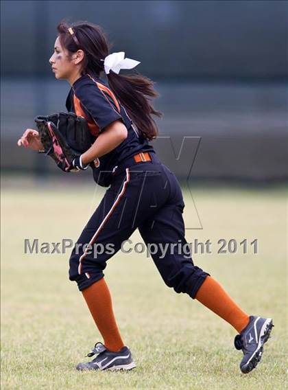 Thumbnail 3 in Alvin vs Fort Bend Clements (Region III Bi-District) photogallery.