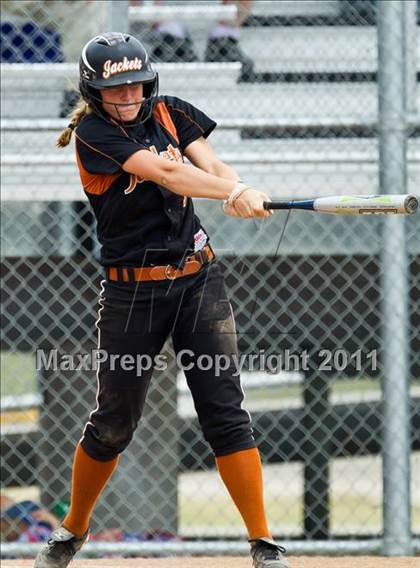 Thumbnail 3 in Alvin vs Fort Bend Clements (Region III Bi-District) photogallery.
