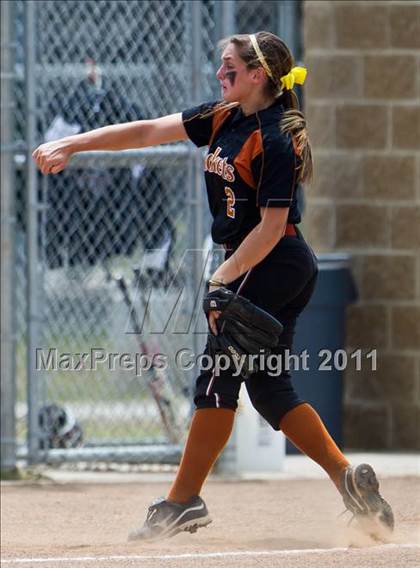 Thumbnail 2 in Alvin vs Fort Bend Clements (Region III Bi-District) photogallery.