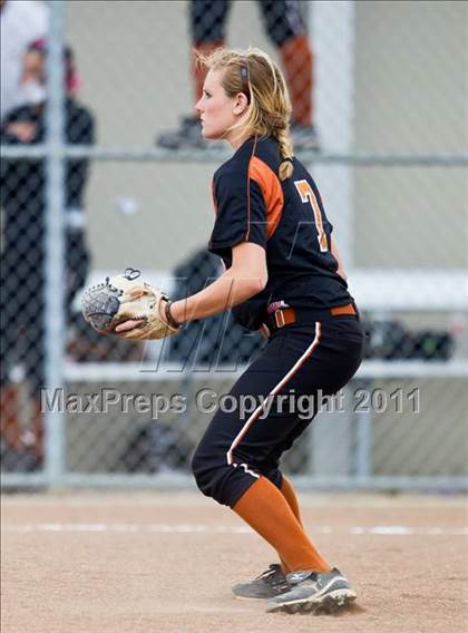 Thumbnail 3 in Alvin vs Fort Bend Clements (Region III Bi-District) photogallery.