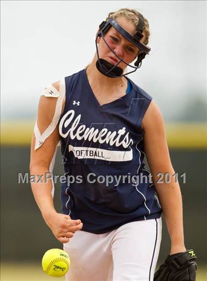 Thumbnail 1 in Alvin vs Fort Bend Clements (Region III Bi-District) photogallery.