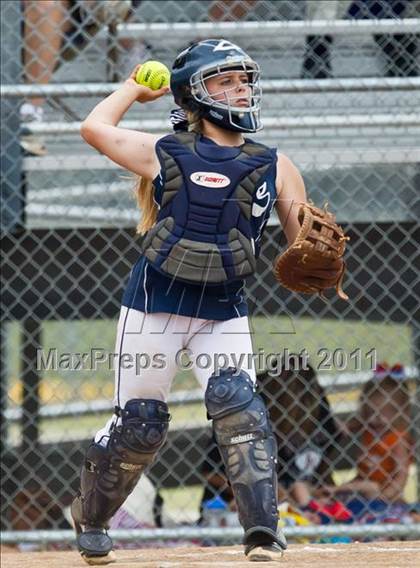 Thumbnail 3 in Alvin vs Fort Bend Clements (Region III Bi-District) photogallery.
