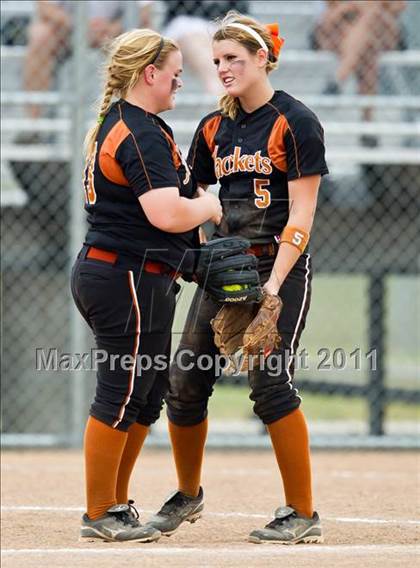 Thumbnail 2 in Alvin vs Fort Bend Clements (Region III Bi-District) photogallery.