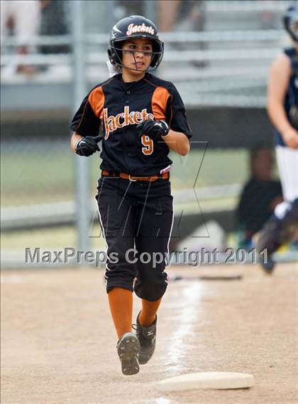 Thumbnail 2 in Alvin vs Fort Bend Clements (Region III Bi-District) photogallery.
