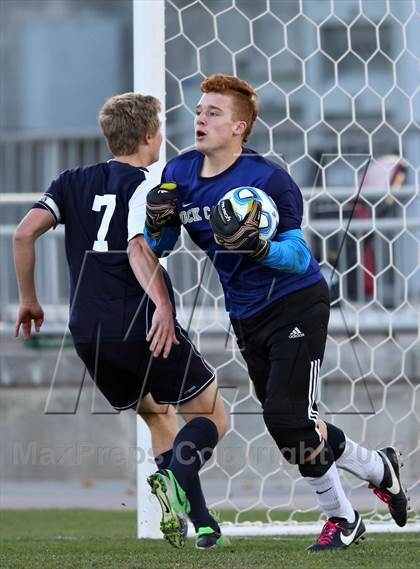 Thumbnail 1 in Pine Creek vs. Rock Canyon (CHSAA 5A Final) photogallery.