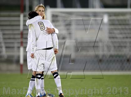 Thumbnail 2 in Pine Creek vs. Rock Canyon (CHSAA 5A Final) photogallery.