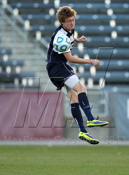 Thumbnail 3 in Pine Creek vs. Rock Canyon (CHSAA 5A Final) photogallery.