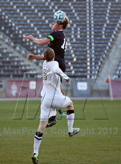 Thumbnail 3 in Pine Creek vs. Rock Canyon (CHSAA 5A Final) photogallery.