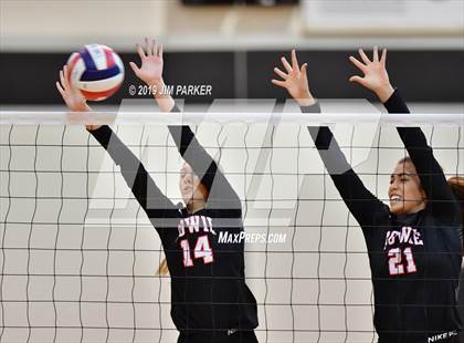 Thumbnail 1 in Bowie @ Vandegrift  photogallery.