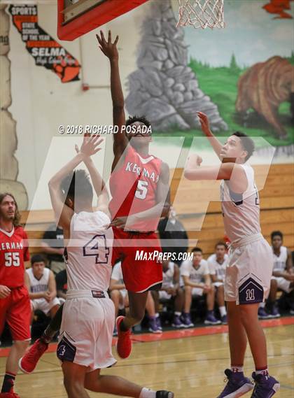 Thumbnail 3 in Kerman vs. Fresno photogallery.