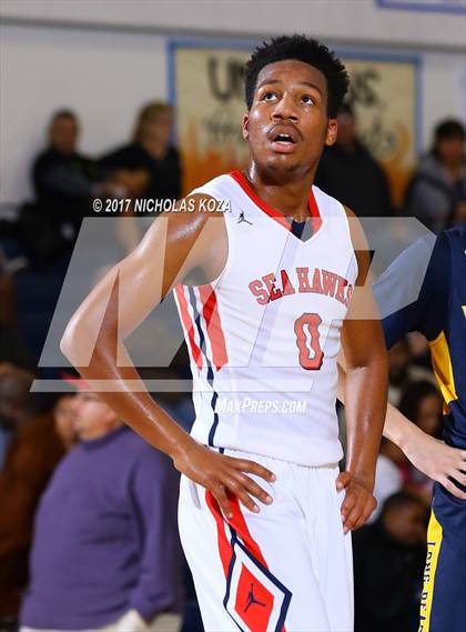 Thumbnail 3 in Redondo Union vs. Millikan (MLK Day Showdown) photogallery.