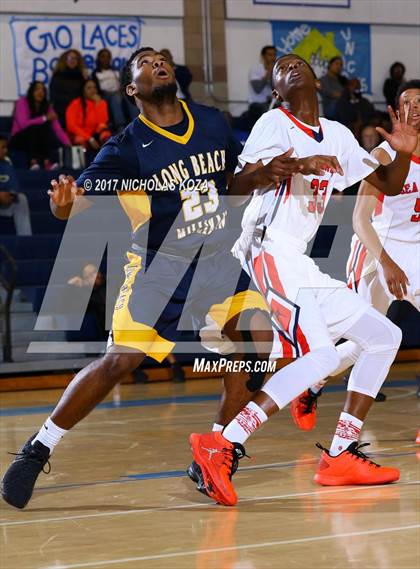Thumbnail 1 in Redondo Union vs. Millikan (MLK Day Showdown) photogallery.