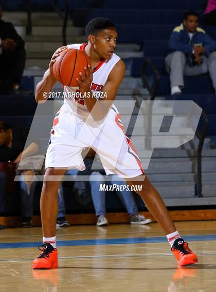 Thumbnail 1 in Redondo Union vs. Millikan (MLK Day Showdown) photogallery.