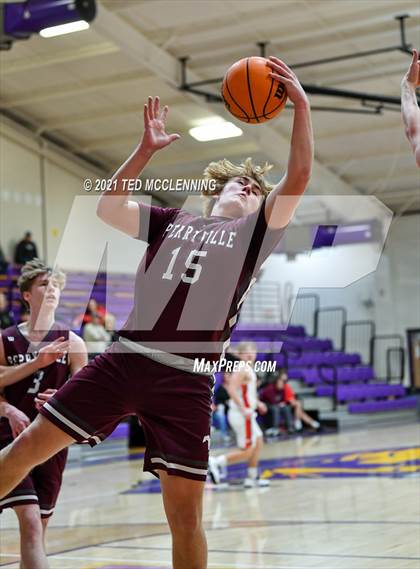 Thumbnail 2 in Glen Rose vs Perryville (Fountain Lake Christmas Classsic) photogallery.