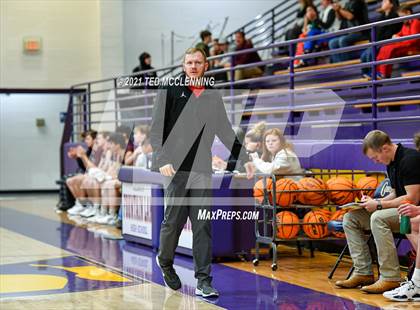 Thumbnail 2 in Glen Rose vs Perryville (Fountain Lake Christmas Classsic) photogallery.