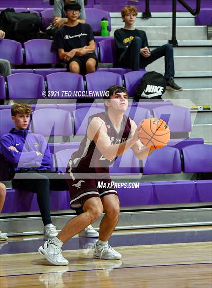 Thumbnail 3 in Glen Rose vs Perryville (Fountain Lake Christmas Classsic) photogallery.