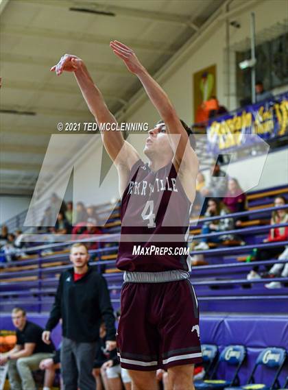 Thumbnail 2 in Glen Rose vs Perryville (Fountain Lake Christmas Classsic) photogallery.