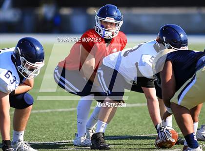 Thumbnail 3 in Notre Dame (SO) @ Loyola (Scrimmage) photogallery.